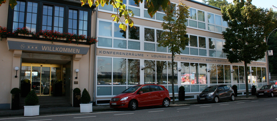 Hotel Crystal Saarbruecken Exterior photo